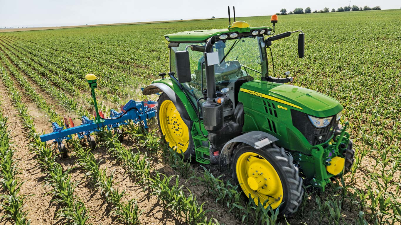 Integrisano aktivno vođenje priključnog uređaja za traktor