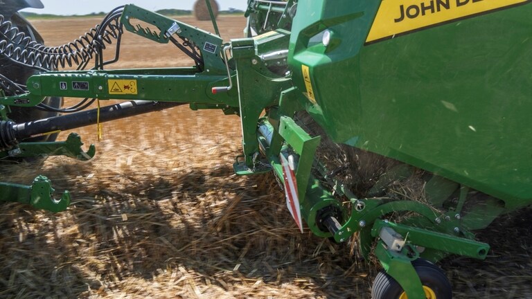 Balirka John Deere VR sa velikim kapacitetom sakupljanja guta veliki otkos slame